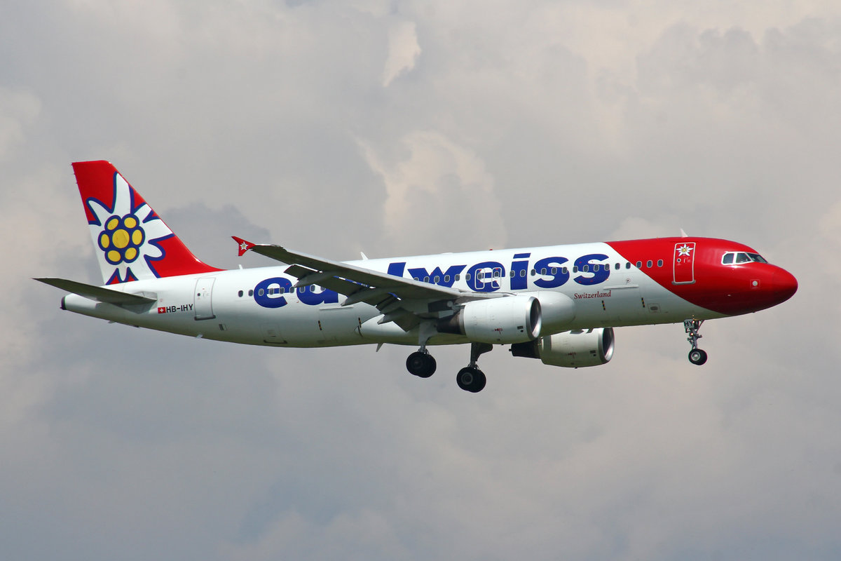 Edelweiss Air, HB-IHY, Airbus A320-214,  Blüemlisalp , msn: 947, 25.Mai 2019, ZRH Zürich, Switzerland.