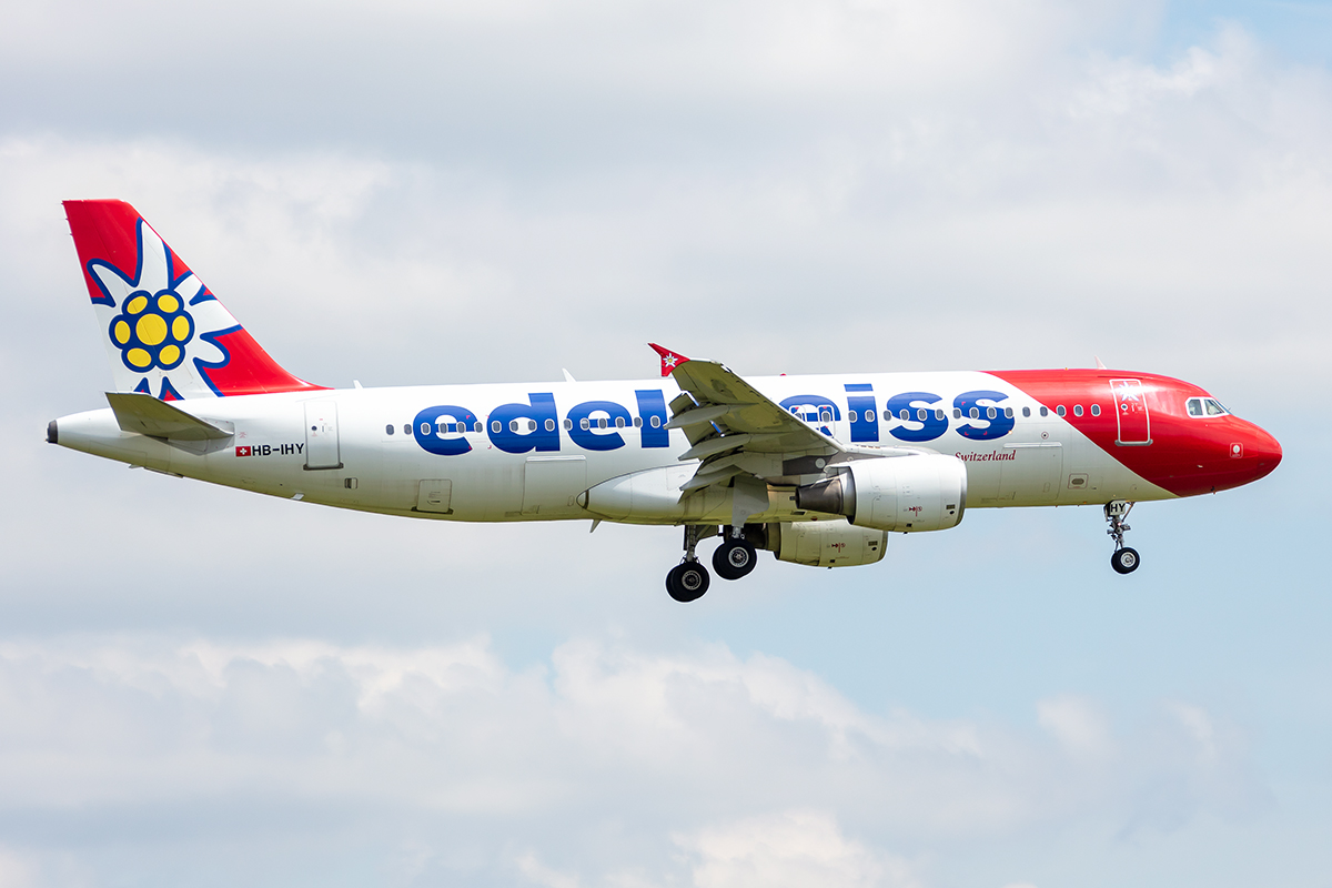 Edelweiss Air, HB-IHY, Airbus, A320-214, 26.06.2021, ZRH, Zürich, Switzerland