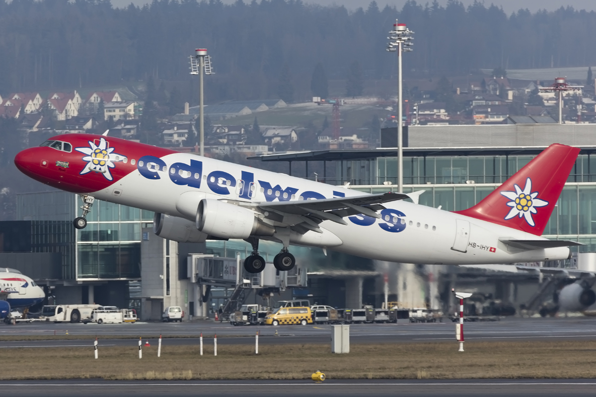 Edelweiss Air, HB-IHY, Airbus, A320-214, 23.01.2016, ZRH, Zürich, Switzerland 



