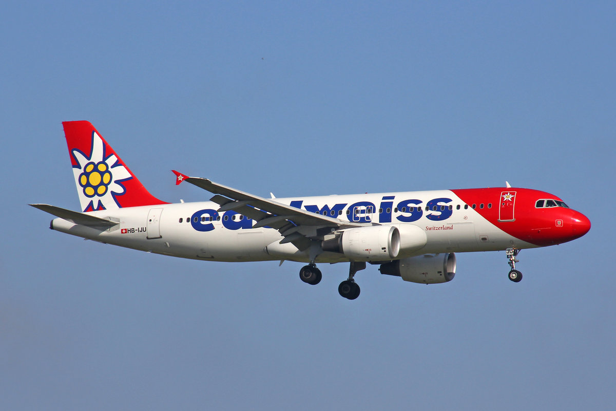 Edelweiss Air, HB-IJU, Airbus A320-214, msn: 1951,  Corvatsch , 26,Oktober 2019, ZRH Zürich, Switzerland.