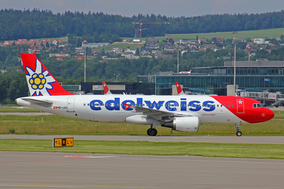 Edelweiss Air, HB-IJU, Airbus A320-214, msn: 1951,  Corvatsch , 12.Juni 2021, ZRH Zürich, Switzerland.