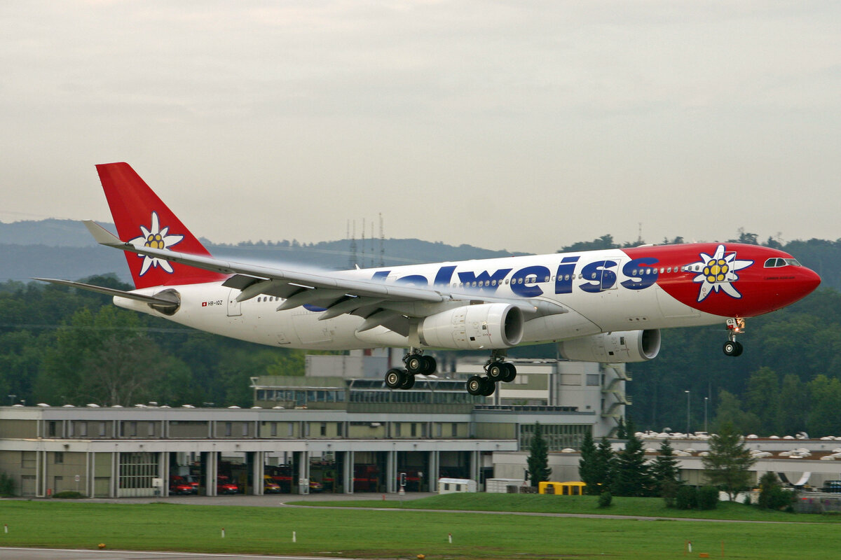 Edelweiss Air, HB-IQZ, Airbus A330-243, msn: 369, 06.September 2008, ZRH Zürich, Switzerland.