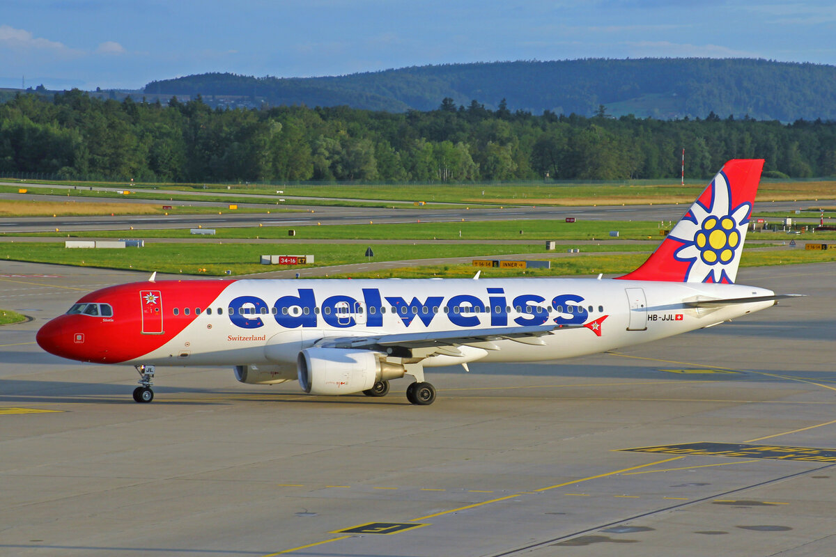 Edelweiss Air, HB-JJL, Airbus A320-214, msn: 2024,  Säntis , 11.Juli 2021, ZRH Zürich, Switzerland.