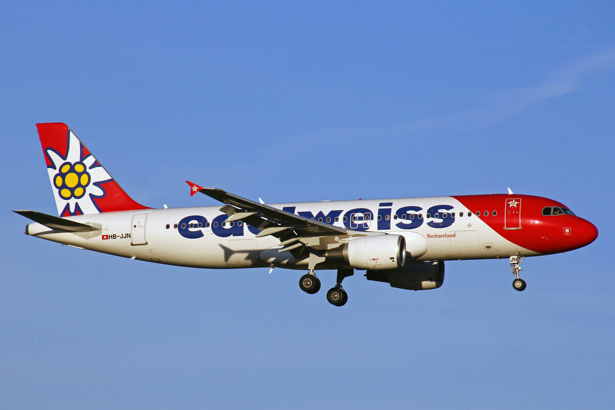 Edelweiss Air, HB-JJN, Airbus A320-214, msn: 4187,  Stanserhorn , 01.Januar 2023, ZRH Zürich, Switzerland.