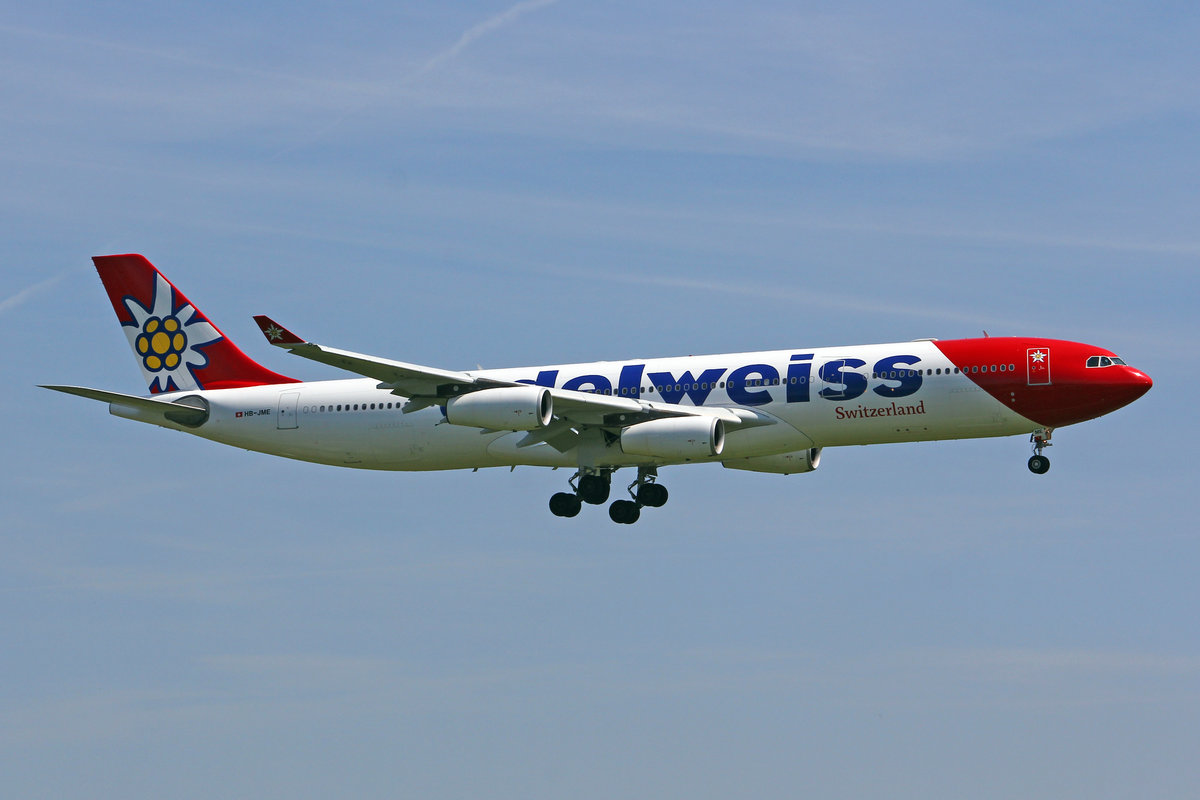 Edelweiss Air, HB-JME, Airbus A340-313X, msn: 559,  Pilatus , 21.Mai 2018, ZRH Zürich, Switzerland.