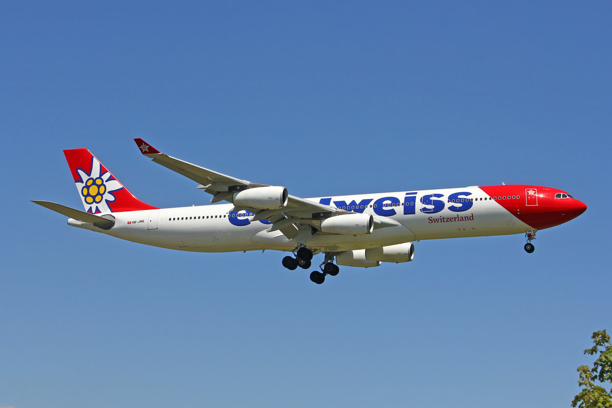 Edelweiss Air, HB-JME, Airbus A340-313X, msn: 559,  Pilatus , 09.Juli 2018, ZRH Zürich, Switzerland. 