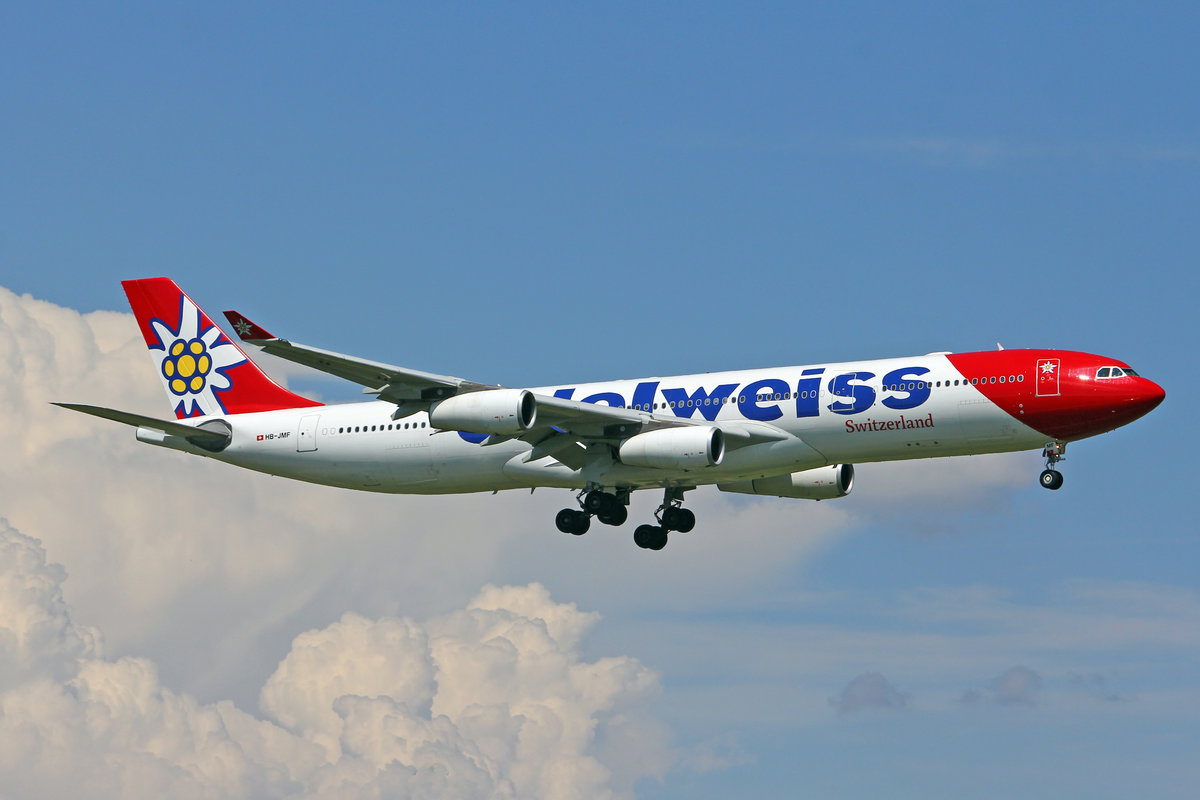 Edelweiss Air, HB-JMF, Airbus A340-313X, msn: 561,   Belalp , 21.Mai 2018, ZRH Zürich, Switzerland.