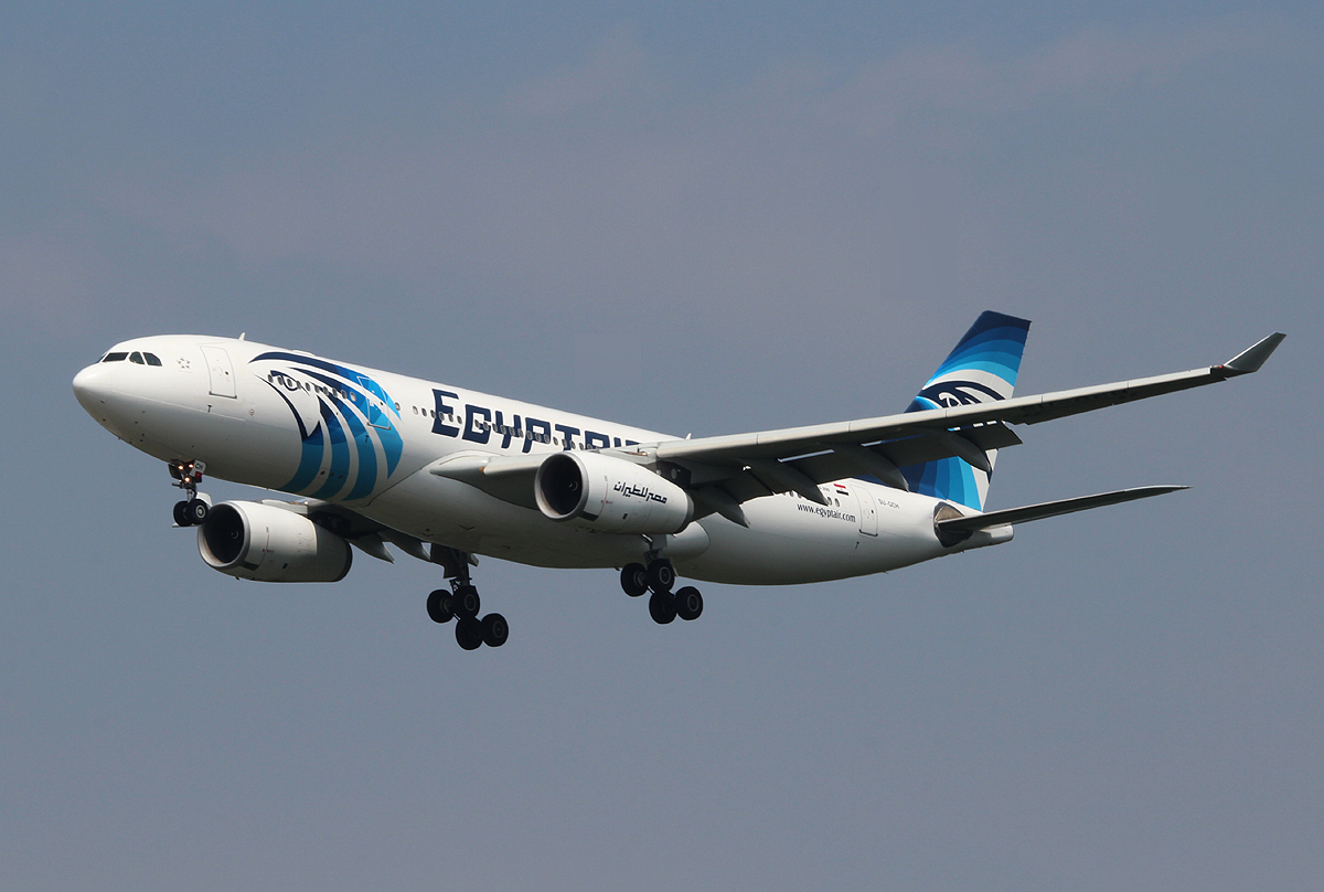 EgyptAir A 330-243 SU-GCH bei der Landung in Frankfurt am 11.06.2013