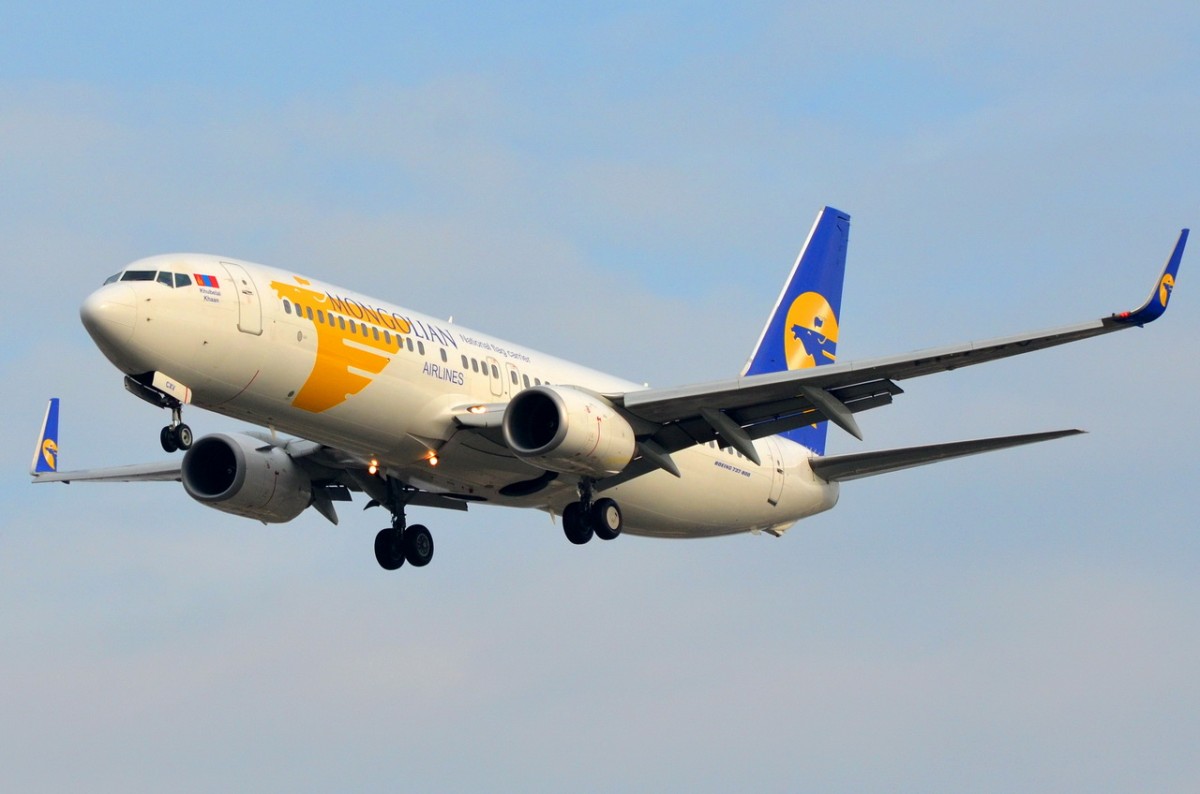 EI-CXV MIAT - Mongolian Airlines Boeing 737-8CX(WL)  Khubelei Khaan   am 05.11.2014 beim Anflug auf Tegel