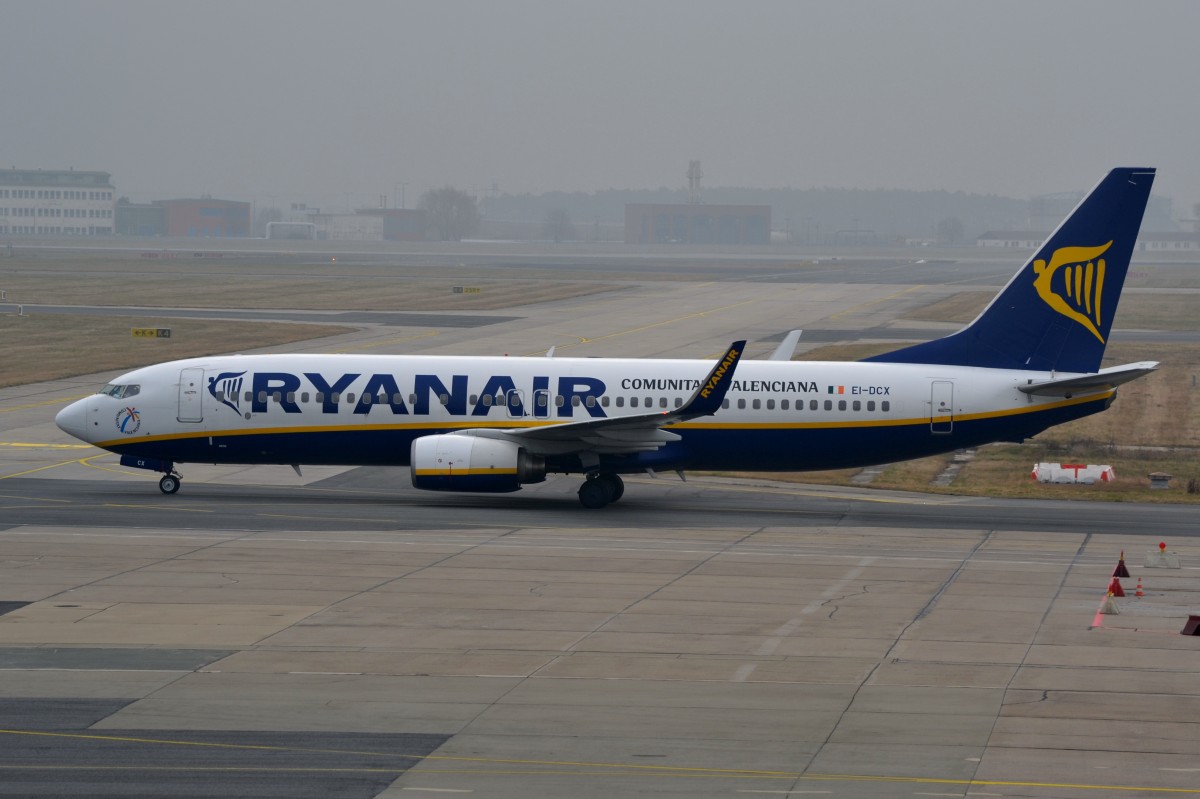 EI-DCX Ryanair Boeing 737-8AS(WL)    06.03.2014  Berlin-Schönefeld
aus Mailand kommend