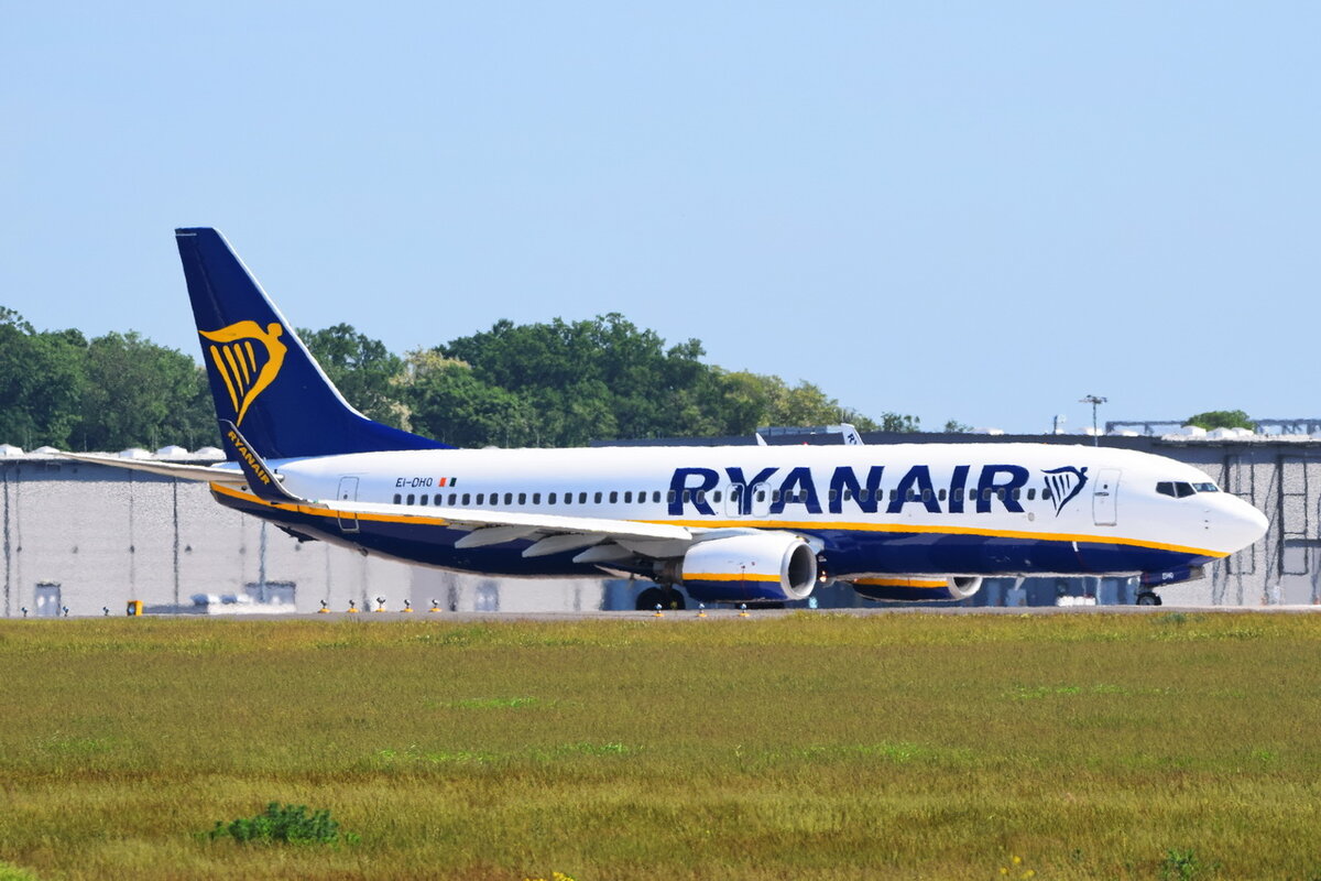 EI-DHO , Ryanair , Boeing 737-8AS(WL) ,  Berlin-Brandenburg  Willy Brandt  , BER , 05.06.2021 