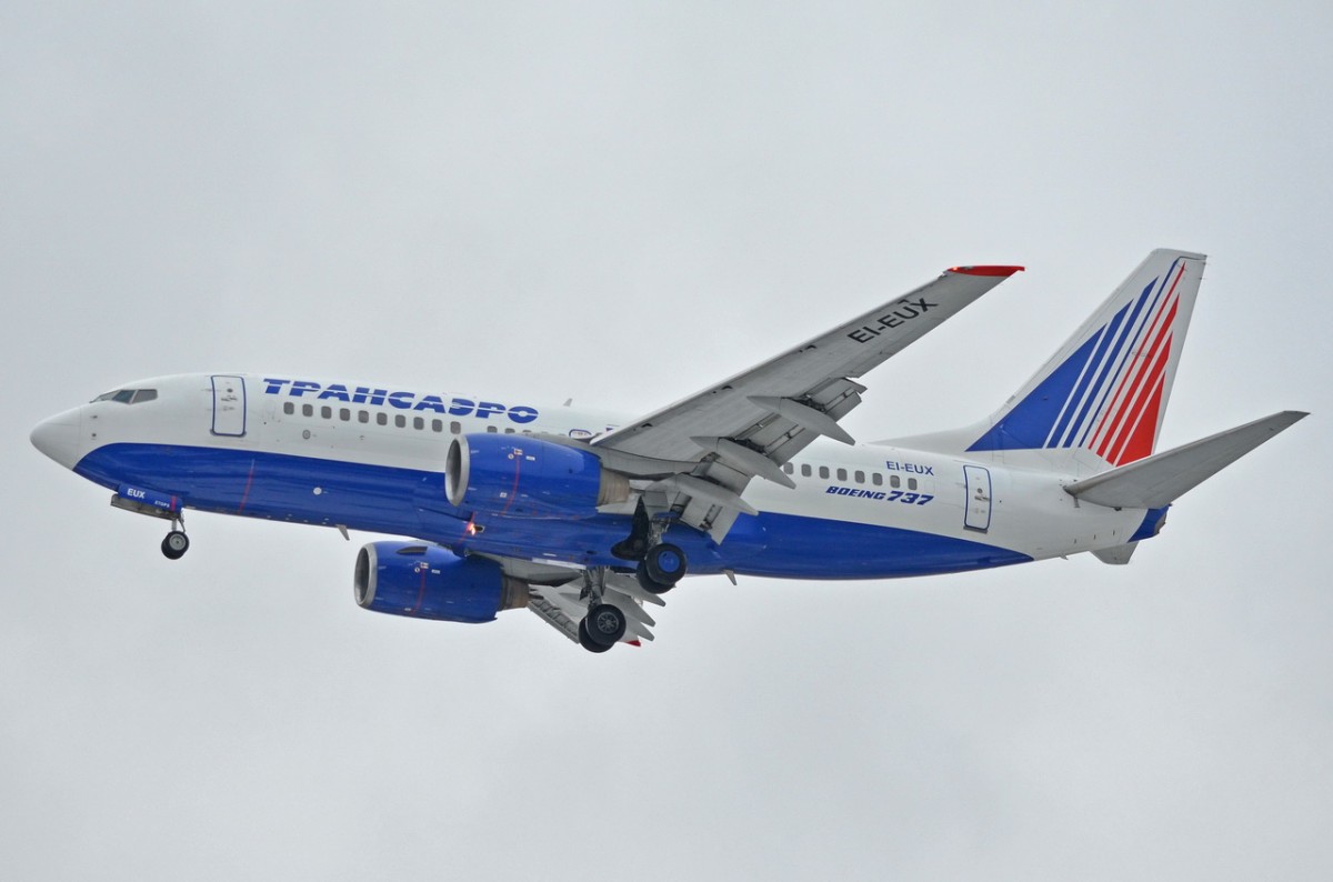 EI-EUX Transaero Airlines Boeing 737-7Q8  Anflug Tegel am 04.02.2015
