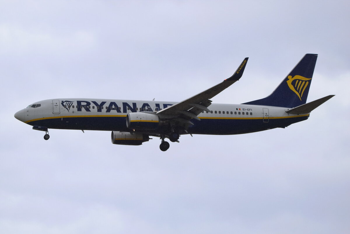 EI-EVI , Ryanair , Boeing 737-8AS(WL) , 13.06.2021 , Berlin-Brandenburg  Willy Brandt  , BER ,