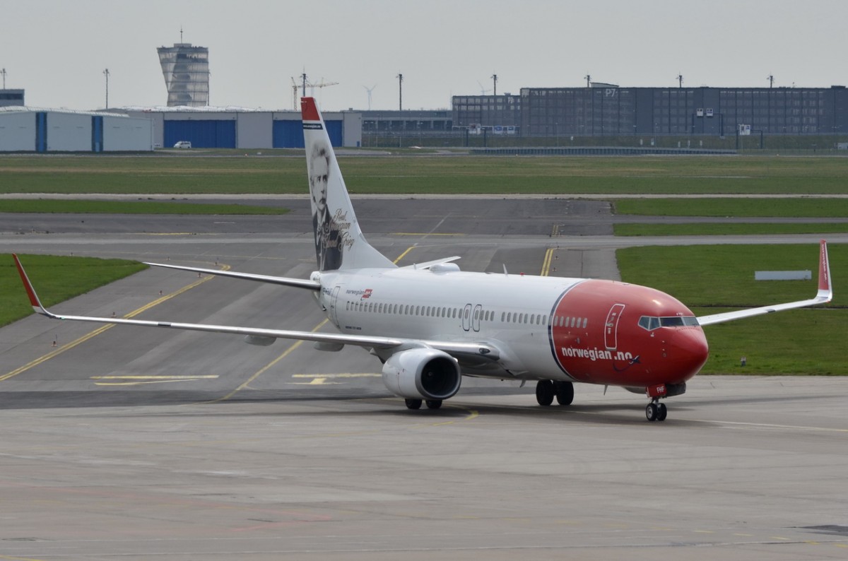 EI-FHF  Norwegian Air Shuttle  Boeing 737-800  gelandet in Schönefeld  14.04.2015
