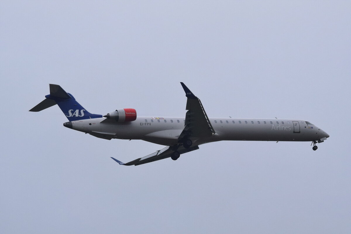 EI-FPV , SAS Scandinavian Airlines , Bombardier CRJ-900LR (CL-600-2D24) , 16.11. 2021 , Berlin-Brandenburg  Willy Brandt  , BER , 