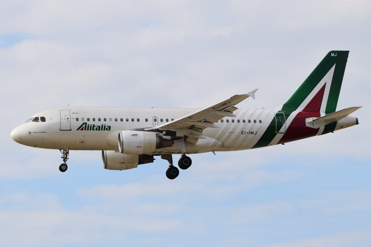 EI-IMJ Alitalia Airbus A319-112  beim Anflug auf Frankfurt am 06.08.2016