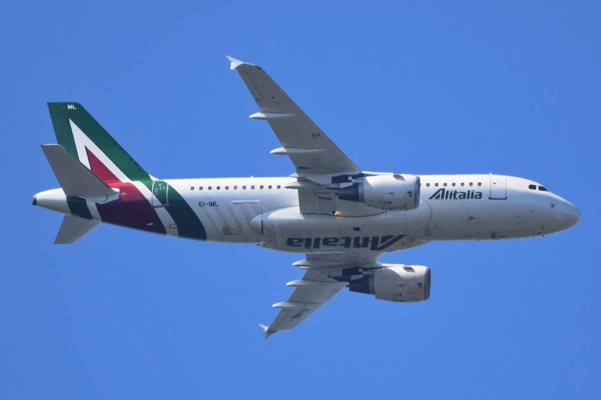 EI-IML Alitalia Airbus A319-112 , Anflug Tegel , 18.07.2019
