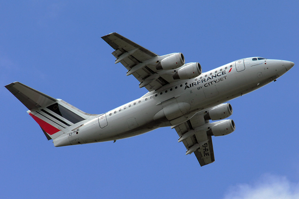 EI-RJE British Aerospace Avro RJ85 25.05.2014