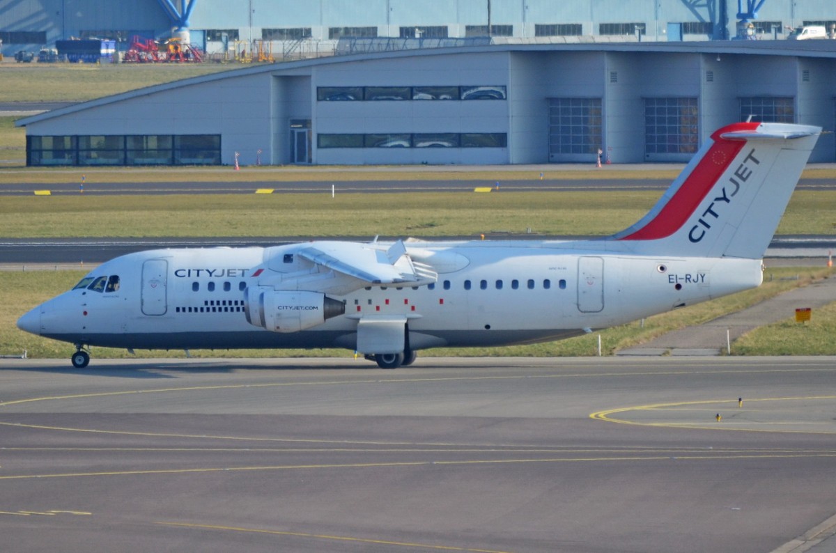EI-RJY Cityjet British Aerospace Avro RJ85   am 13.03.2015 in Amsterdam zumGate