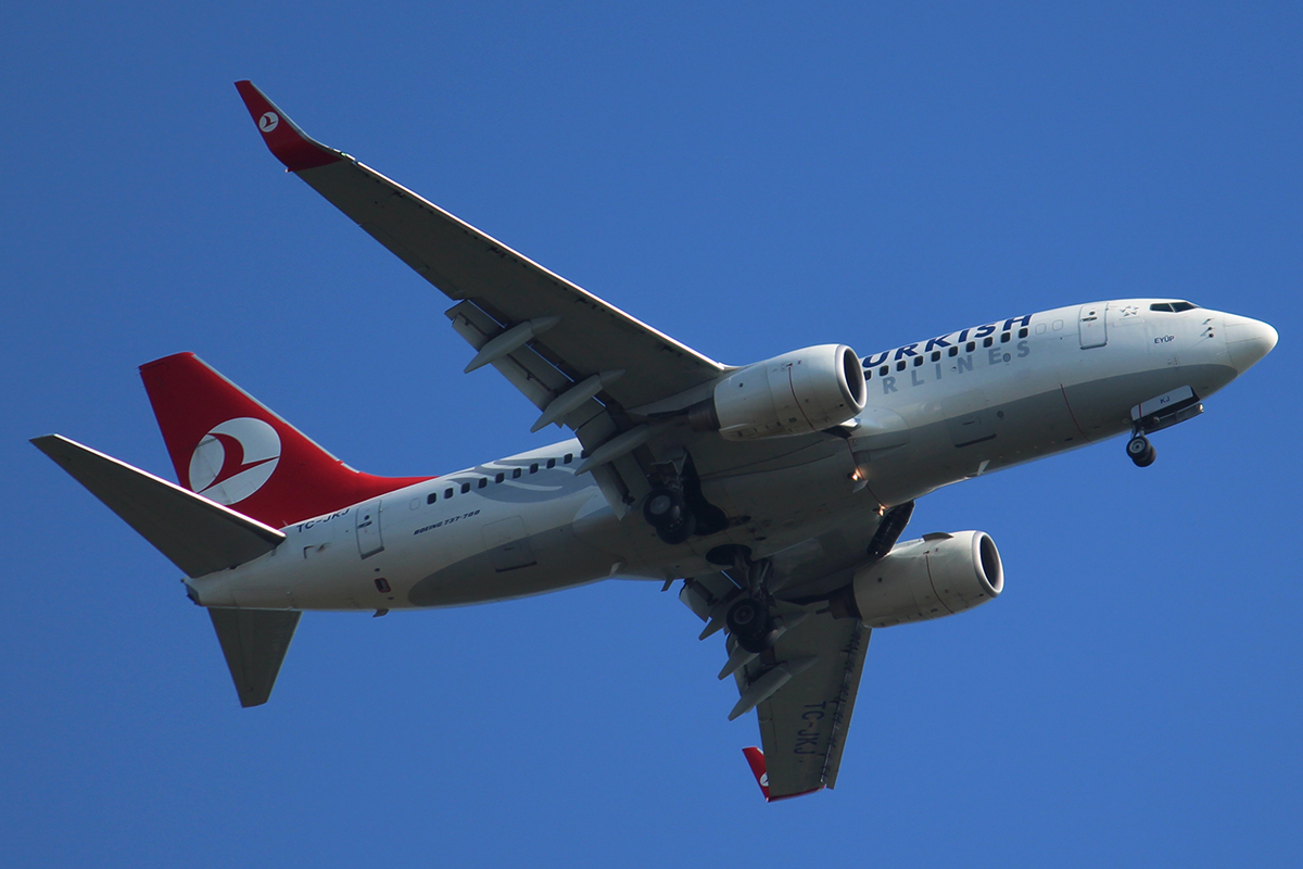 Eine Boeing 737-700 der Turkish Airlines im Landeanflug auf Friedrichshafen, 28.03.2014

Turkish Airlines - Boeing 737-700 - TC-JKJ