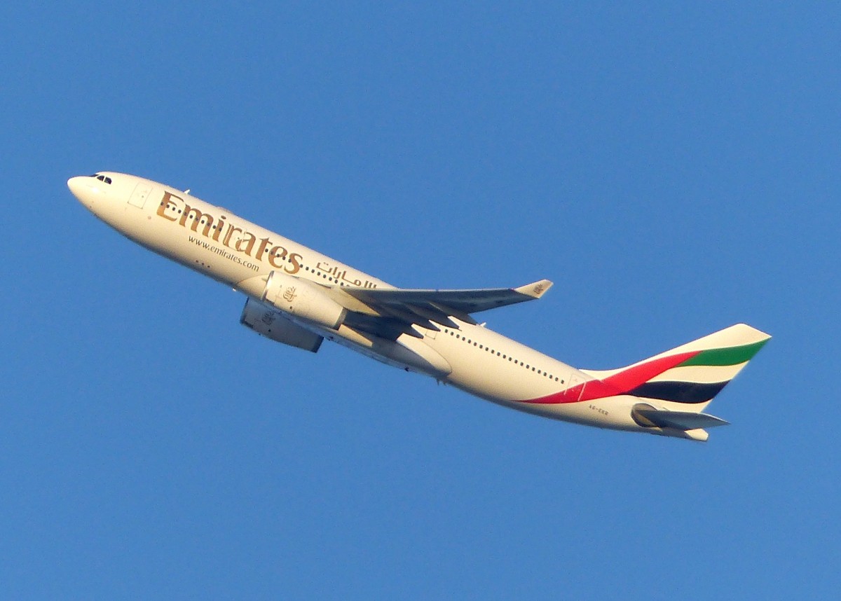 Emirates, A6-EAR, Airbus A 330, gestartet in Dubai (DXB), 1.12.2015