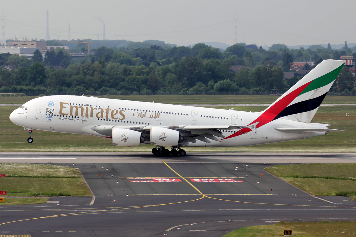 Emirates A6-EDH beim Start in Düsseldorf 28.5.2016