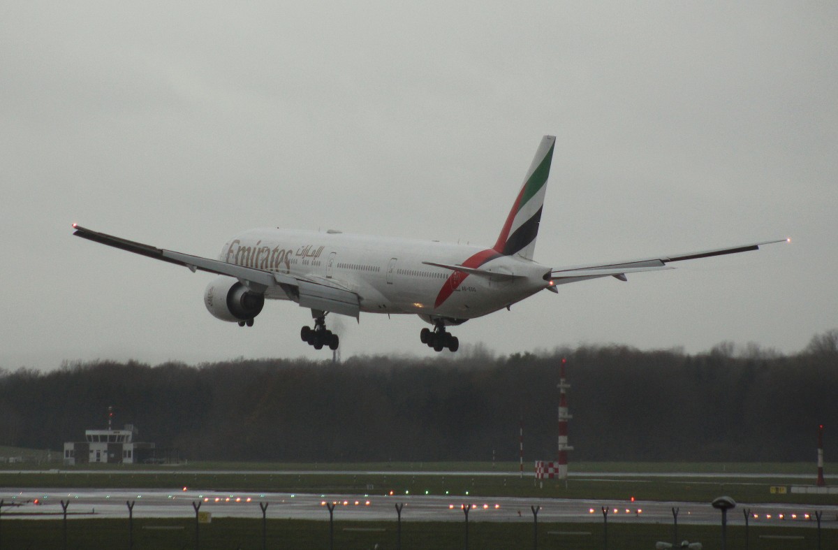 Emirates, A6-EGG,(C/N 41070),Boeing 777-31H(ER), 29.11.2015,HAM-EDDH,Hamburg, Germany 