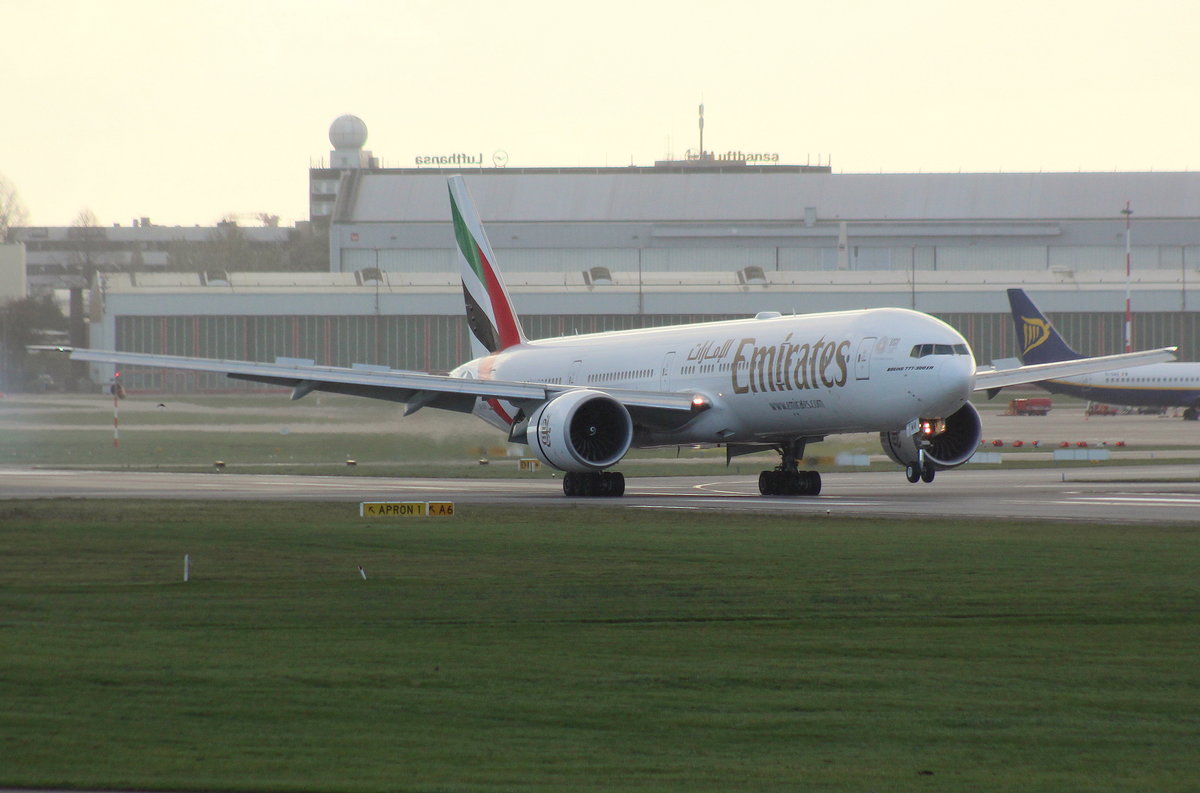 Emirates, A6-ENY,MSN 42122, Boeing 777-31H(ER), 29.10.2017, HAM-EDDH, Hamburg, Germany 