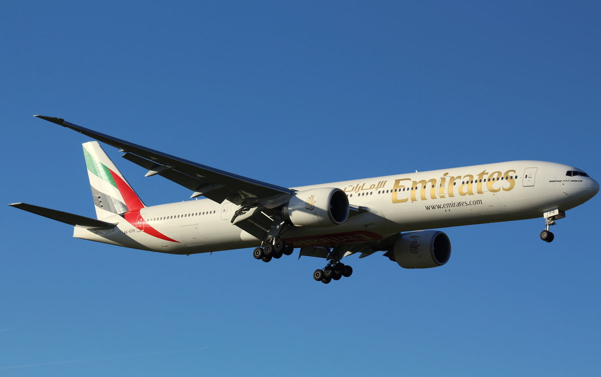 Emirates, A6-EPR,(c/n 42337),Boeing 777-31H(ER), 27.11.2016,  HAM-EDDH, Hamburg, Germany 
