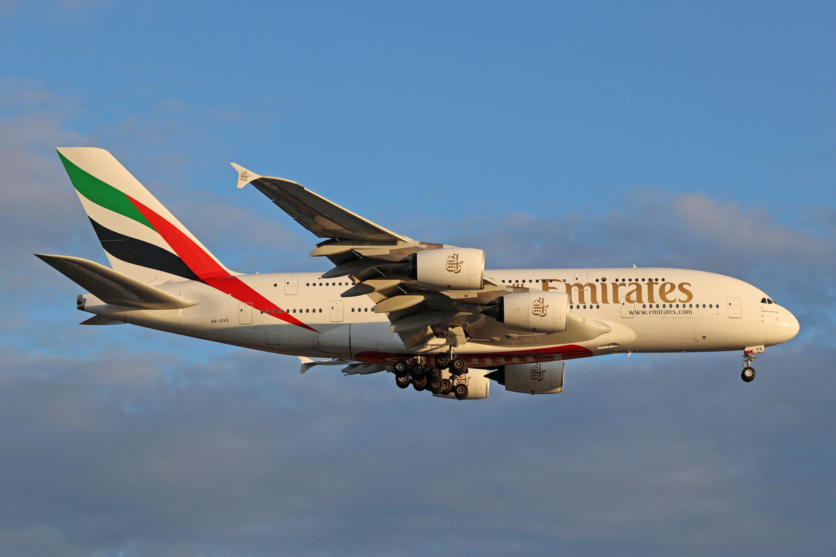 Emirates, A6-EVS, Airbus A380-842, msn: 272, 05.Juli 2023, LHR London Heathrow, United Kingdom.