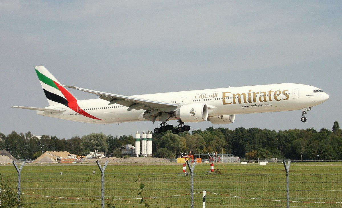 Emirates, A6-EZN,(c/n 42329),Boeing 777-31H(ER), 28.08.2016, HAM-EDDH, Hamburg, Germany 