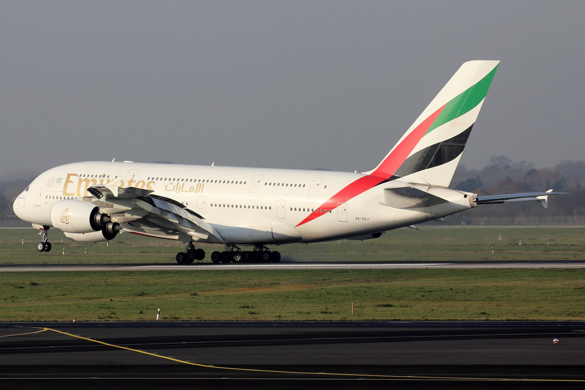 Emirates Airbus A380-861 A6-EDJ bei der Landung in Düsseldorf 5.12.2019