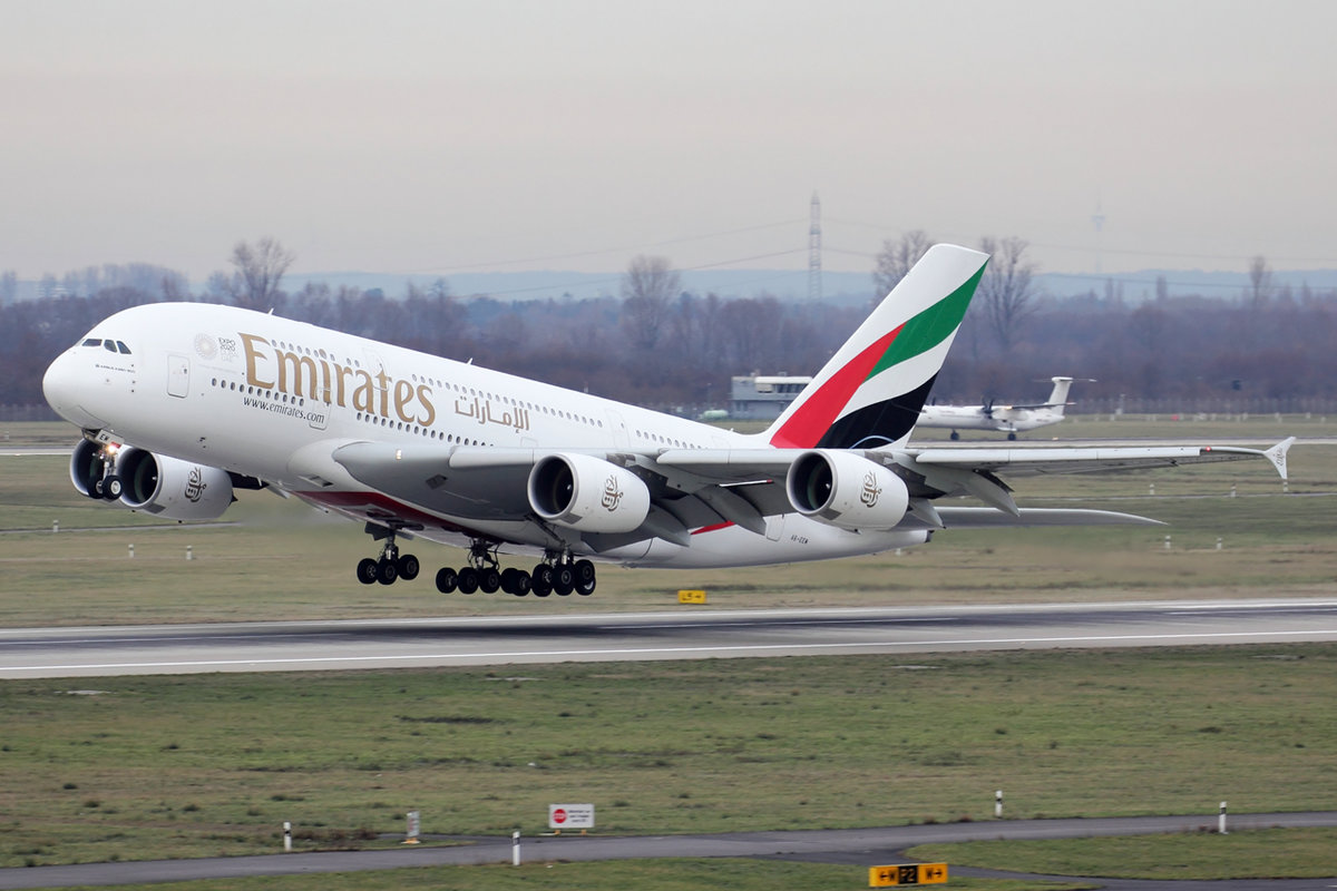 Emirates Airbus A380-861 A6-EEM beim Start in Düsseldorf 27.12.2018