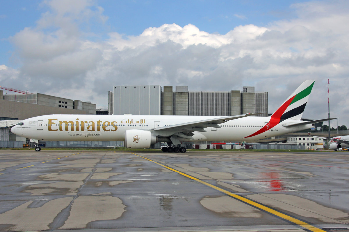 Emirates Airlines, A6-EQE, Boeing 777-31HER, msn: 42350/1512, 11.Juli 2020, ZRH Zürich, Switzerland.