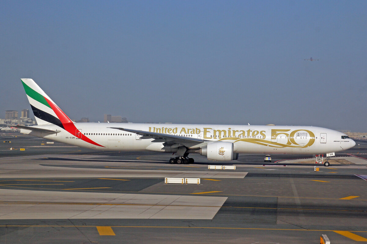 Emirates Airlines, A6-EQM, Boeing 777-31HER, msn: 42361/1562,  50 Years UAE , 06.Februar 2022, DXB Dubai, VAE.