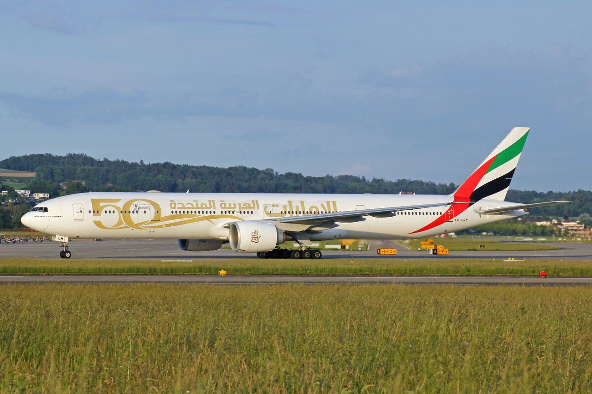 Emirates Airlines, A6-EQM, Boeing 777-31HER, msn: 42361/1562,  50 Years UAE , 21.Mai 2022, ZRH Zürich, Switzerland.