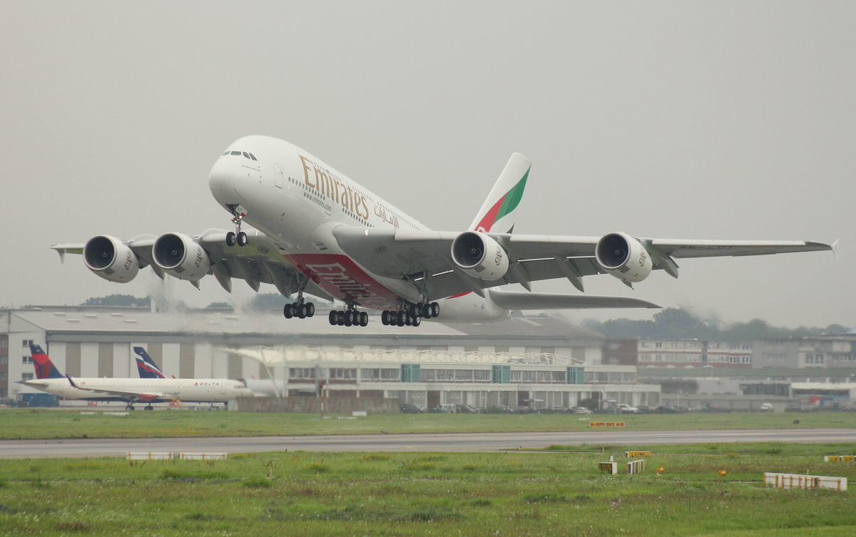 Emirates, F-WWSX, Reg.A6-EUY, MSN 0242, Airbus A 380-842,18.08.2017, XFW-EDHI, Hamburg-Finkenwerder, Germany 