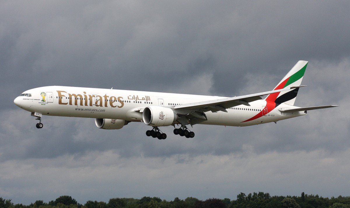 Emirates,A6-EGX,(c/n 35602),Boeing 777-31H(ER),09.08.2014,HAM-EDDH,Hamburg,Germany(Sticker:FIFA WM 2014 Brasil)