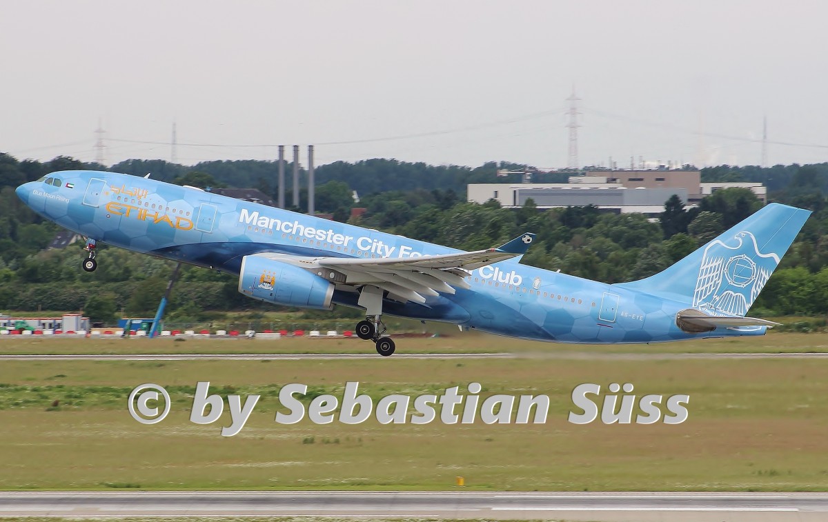 ETIHAD A330-200 A6-EYE  Manchester City  livery at DUS. 3.10.14