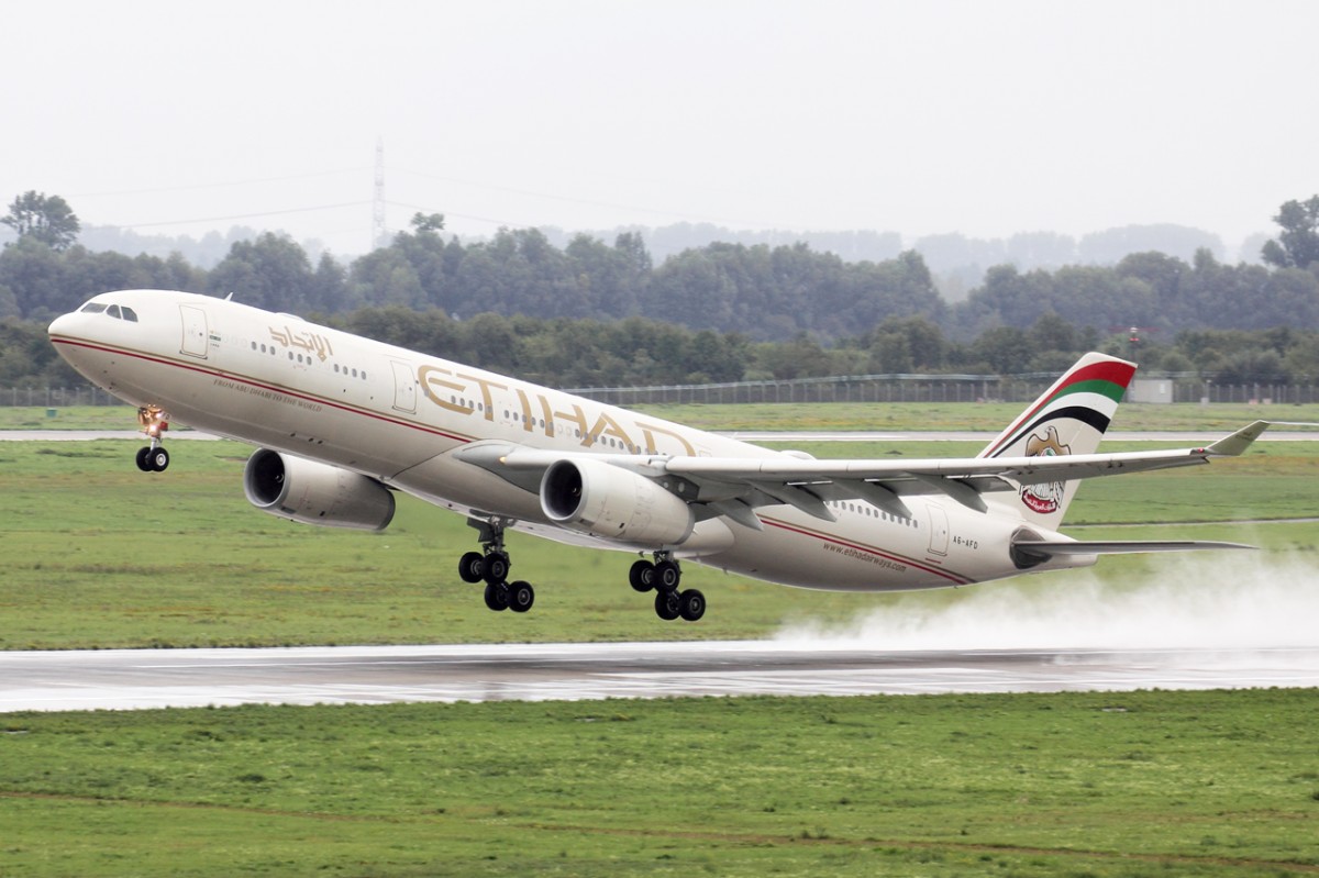 Etihad A6-AFD beim Start in Düsseldorf 5.9.2015