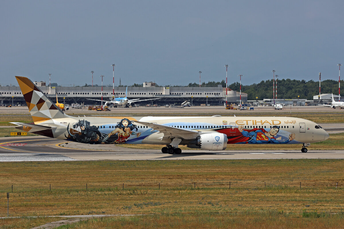 Etihad Airways, A6-BMA, Boeing B787-10, msn: 60755/743,  Warner Bros. World Abu Dhabi , 10.Juli 2026, MXP Milano Malpensa, Italy.