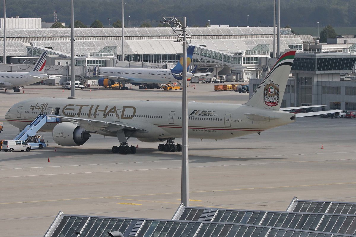 Etihad Airways, A7-ETN, Boeing, 777-3FX ER, ~ F1-GP Abu Dhabi '17-St., MUC-EDDM, München, 05.09.2018, Germany