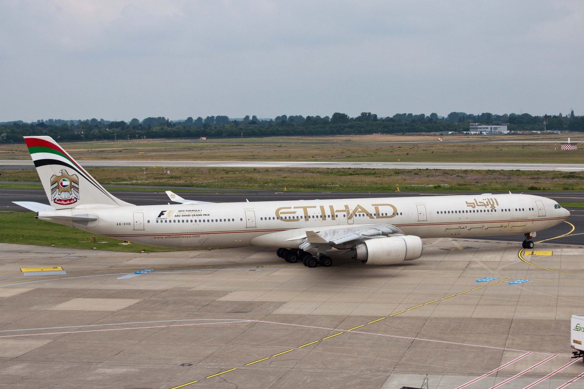 Etihad Airways (EY-ETD), A6-EHE, Airbus, A 340-642 (F1-GP Abu Dhabi '15), 27.06.2015, DUS-EDDL, Düsseldorf, Germany