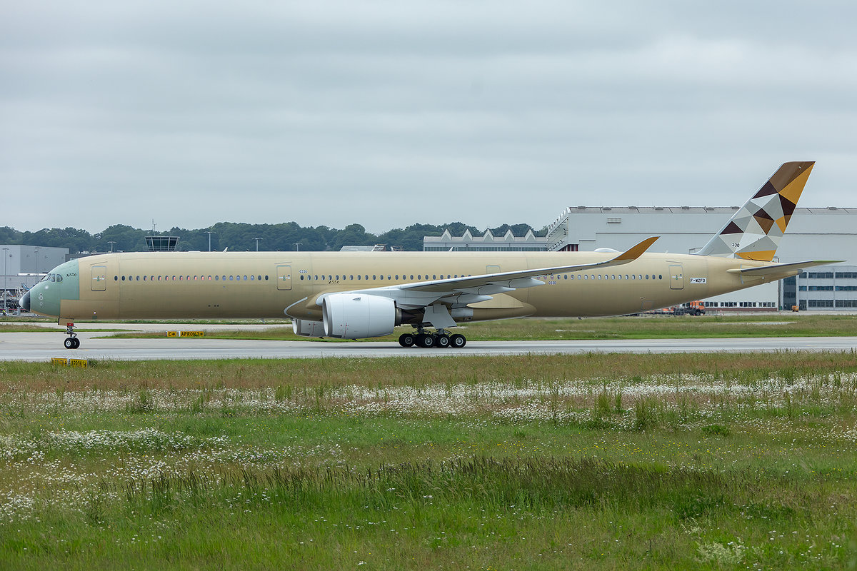 Etihad Airways, F-WZFO, (later Reg.: A6-XWC), Airbus, A350-1041, 12.06.2019, XFW, Hamburg-Finkenwerder, Germany


