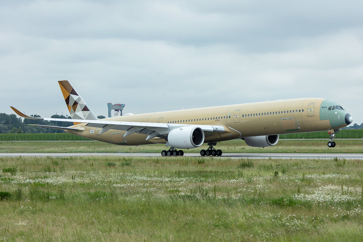 Etihad Airways, F-WZFO, (later Reg.: A6-XWC), Airbus, A350-1041, 12.06.2019, XFW, Hamburg-Finkenwerder, Germany

