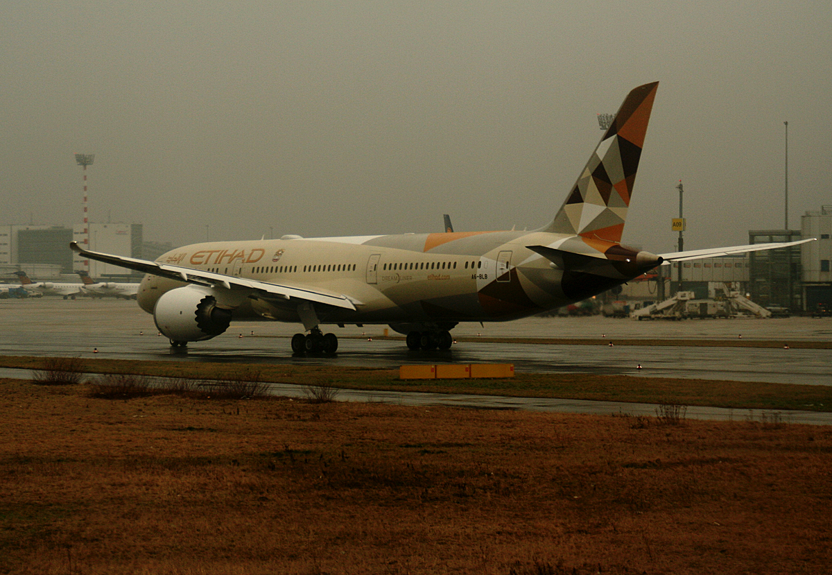 Etihad B 787-9 Dreamliner A6-BLB am 10.03.2015 auf dem Flughafen Dsseldorf