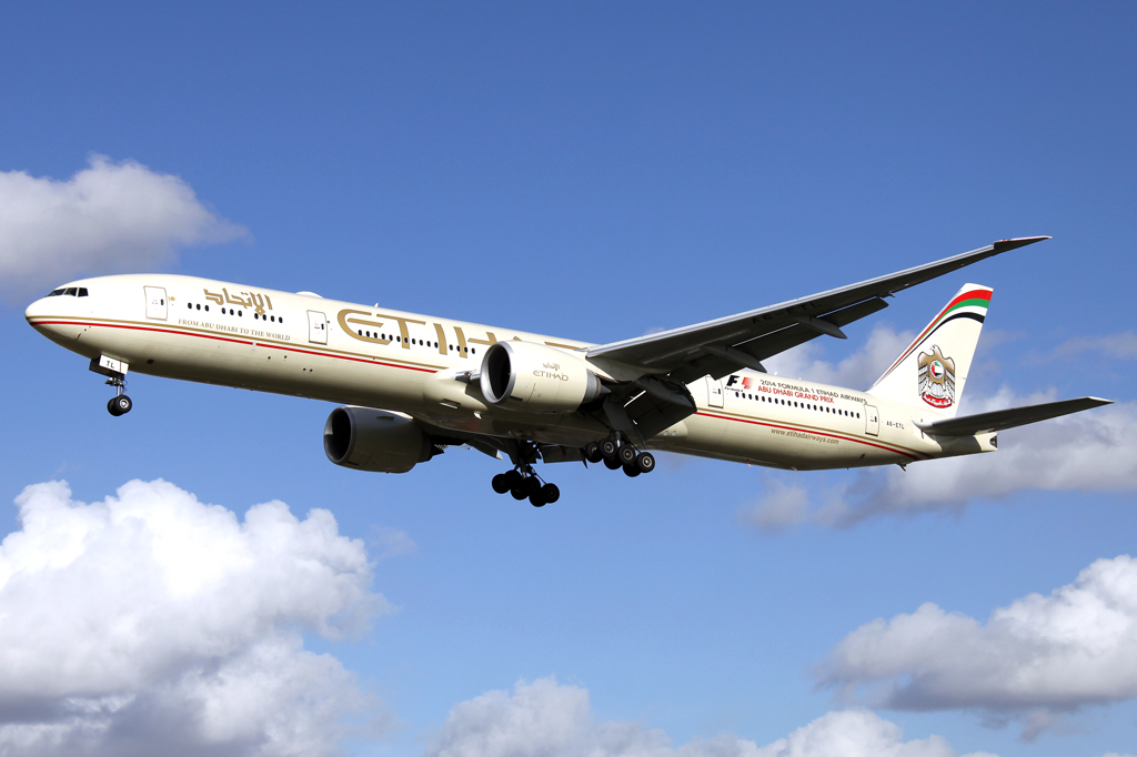 Etihad B777-300 A6-ETL im Anflug auf 27L in LHR / EGLL / London Heathrow am 22.02.2014