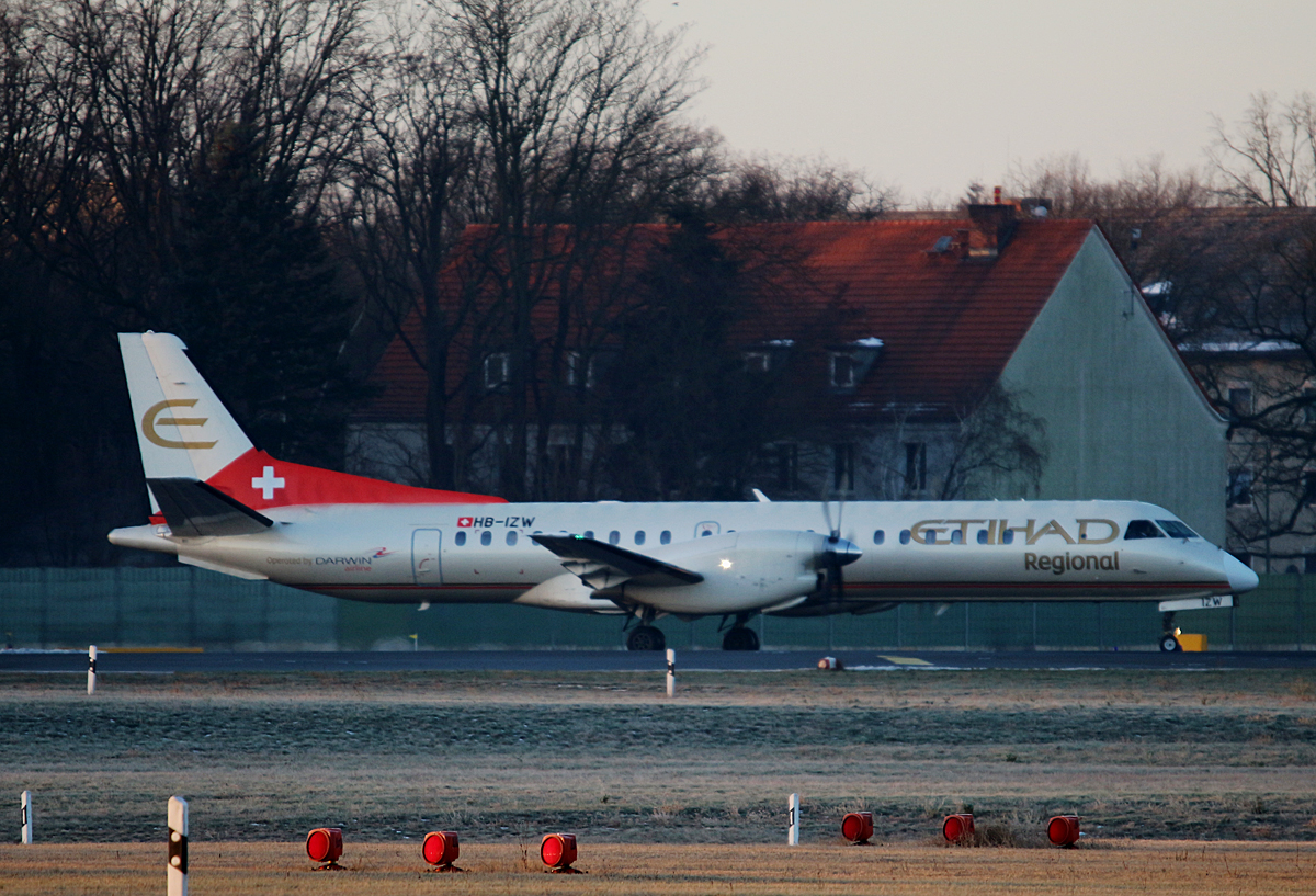 Etihad Regional Saab 2000 HB-IZW kurz vor dem Start in Berlin-Tegel am 09.01.2016