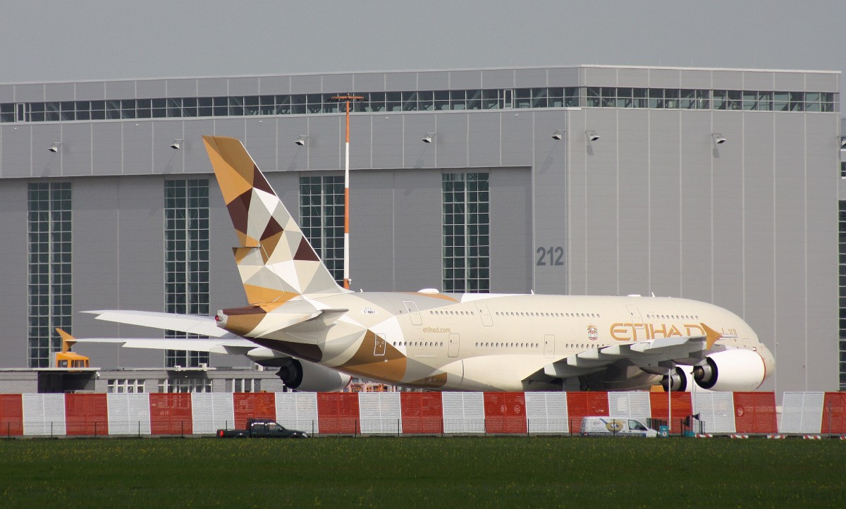 Etihad,F-WWAY,Reg.A6-APC,(c/n 0176),Airbus A380-800,08.05.2015,XFW-EDHI,Hamburg-Finkenwerder,Germany