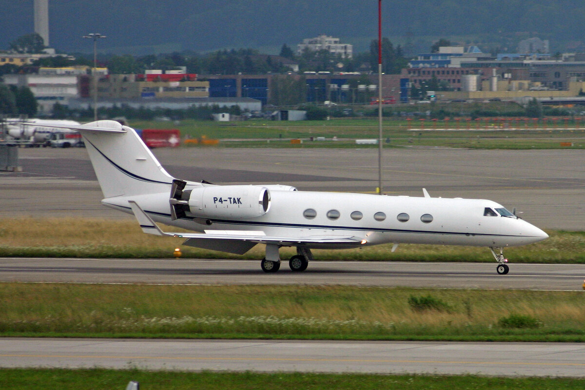 Euro-Asia Air, P4-TAK, Gulfstream G-IVSP, msn: 1425, 20.Juli 2007, ZRH Zürich, Switzerland.